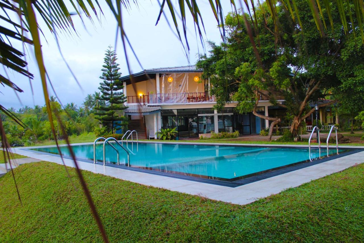Nico Lagoon Hotel Negombo Exterior foto